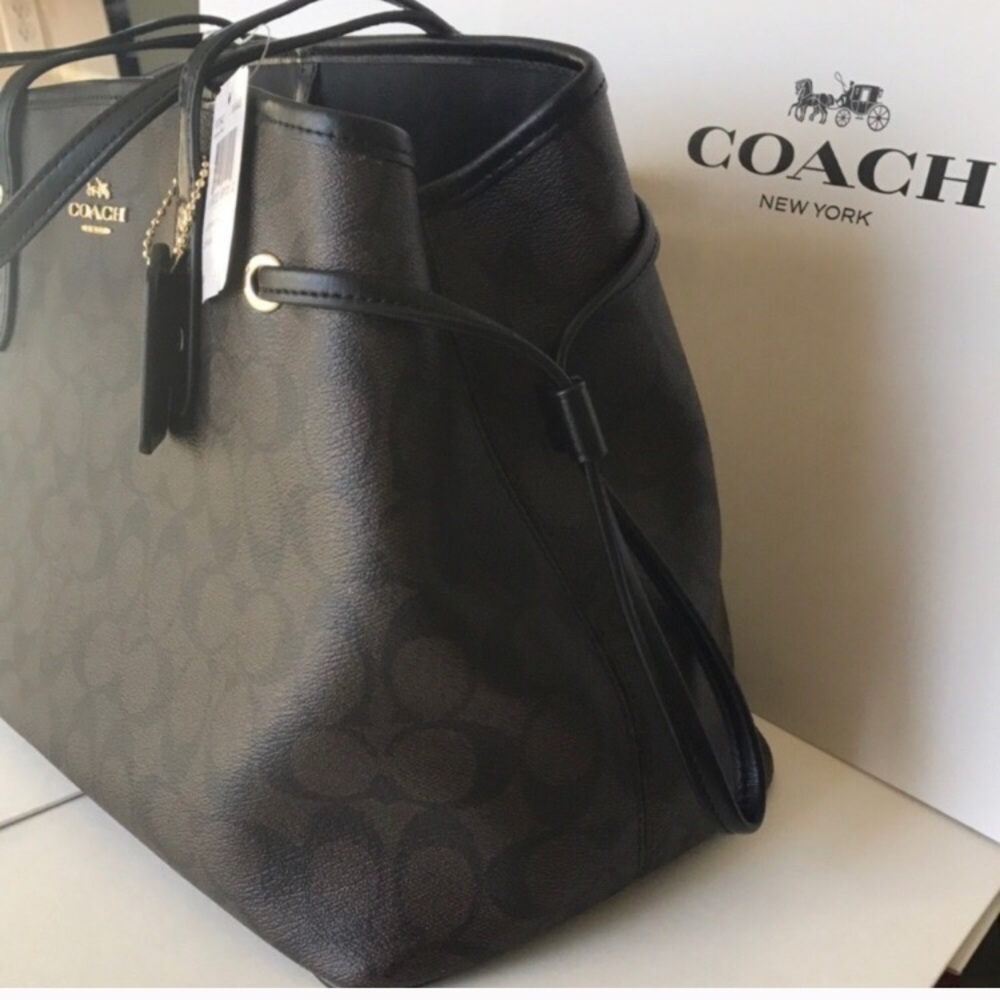 🆕🌷Coach carryalldrawstring tote shoulder bag - Picture 2 of 8
